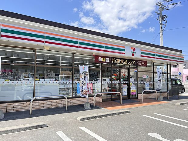 セブン-イレブン 博多浦田１丁目店（約120m・徒歩2分）