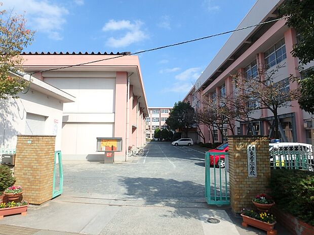 福岡市立東若久小学校(約1,200m・徒歩15分)