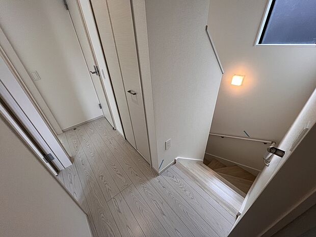 【その他内観】2階　階段ホール部分(1号棟)