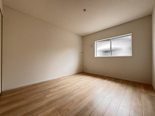 【洋室】洋室7.75帖 ご夫婦の寝室としてもお使いいただけます