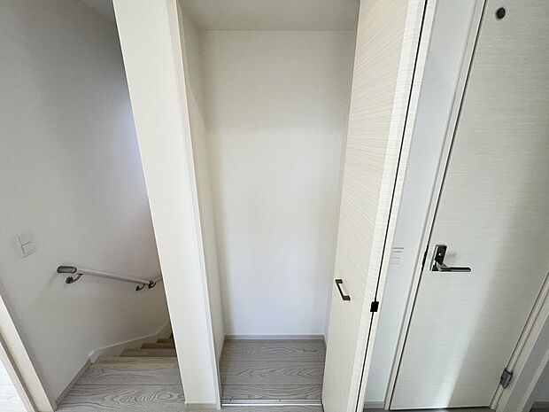 【収納】2階ホール収納スペース(1号棟)