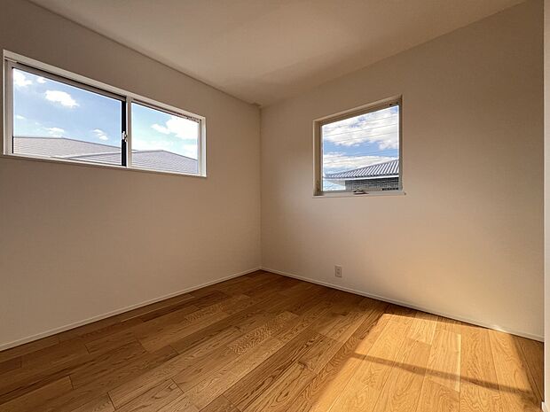 【洋室】洋室4.5帖 お子さまの居室にちょうど良い広さです