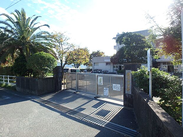 太宰府市立国分小学校(約1,100m・徒歩14分)