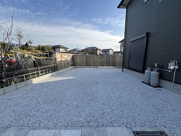 【庭】広めの庭スペース付(2号棟)