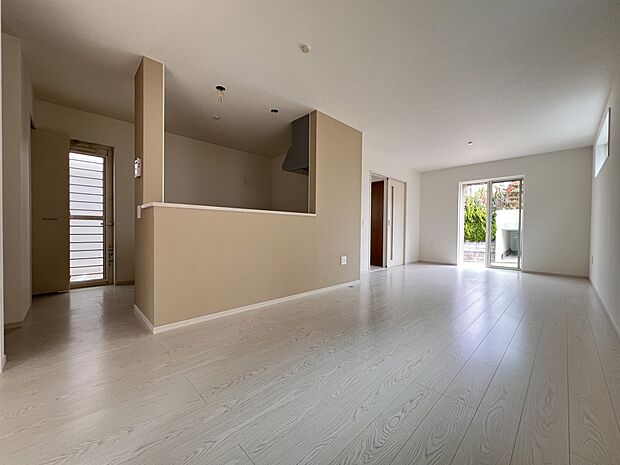 【同仕様写真(その他内観)】洋室6.5帖 クローゼット収納付(1号棟同仕様)