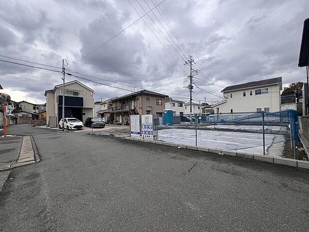 【前面道路含む現地写真】接道:北側7.7m公道