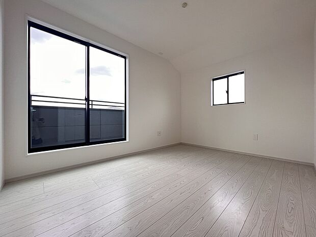 【洋室】洋室6帖　バルコニー、クローゼット収納付き　明るい印象です(1号棟)