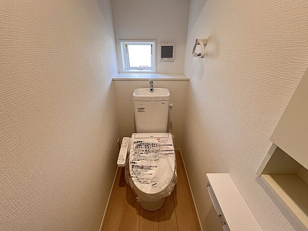 【トイレ】トイレは1.2階ともにございます ウォシュレット機能付き