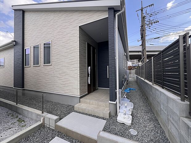 【玄関】玄関アプローチ(7号棟)