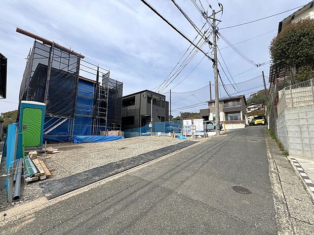 【前面道路含む現地写真】前面道路:南東側4m公道