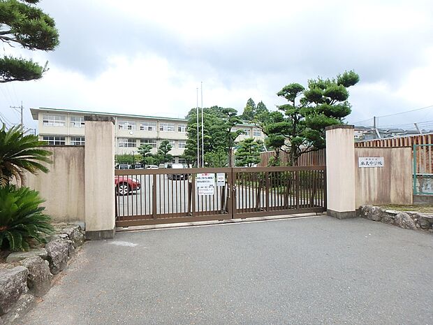 福岡市立早良中学校(約700m・徒歩9分)