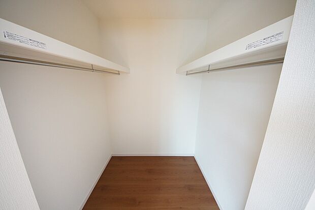 【同仕様写真(その他内観)】ウォークインクローゼット(同仕様)