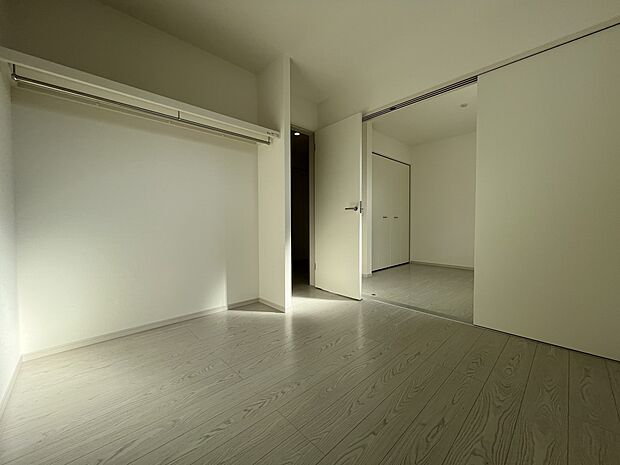 【洋室】洋室4.5帖+4.5帖 可動間仕切り付き!2部屋に分けることも可能です