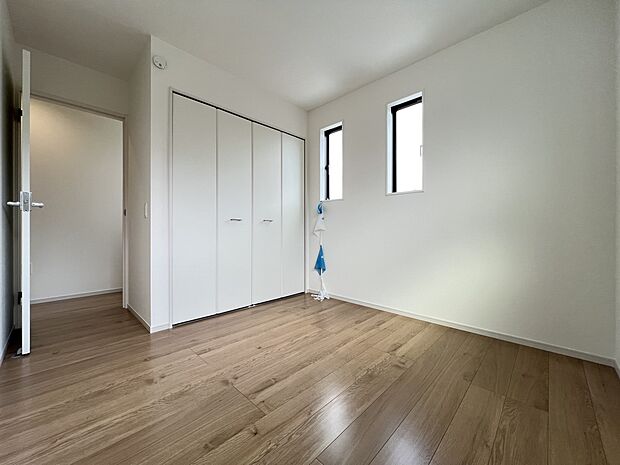 【洋室】洋室5帖 2階には洋室を3部屋ご用意いたしました(1号棟)