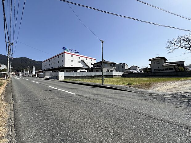 【前面道路含む現地写真】北側8.1m公道