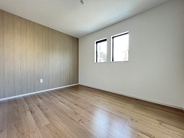 【洋室】洋室6.5帖 WIC付きのアクセントクロスがお洒落なお部屋です