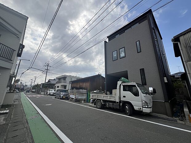【前面道路含む現地写真】前面道路:南東側6.2m公道