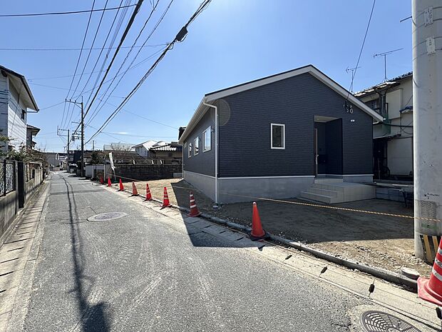 【前面道路含む現地写真】前面道路:北東側3.8m公道 セットバック有