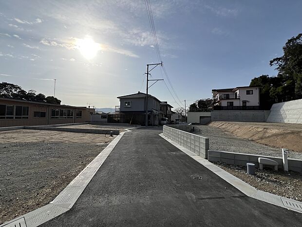 【前面道路含む現地写真】前面道路:西側4m私道