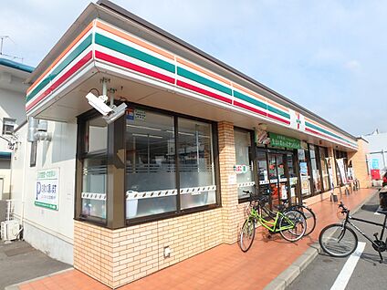 セブン-イレブン 福岡鶴田４丁目店 700m(9分)