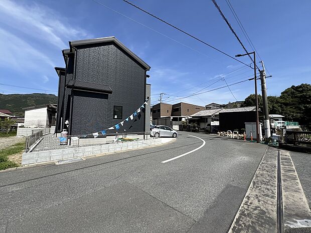 【前面道路含む現地写真】前面道路：南西側8.1ｍ公道