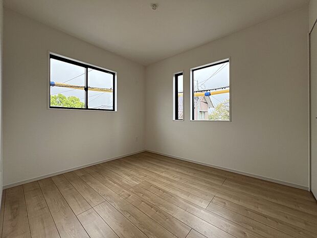【洋室】洋室5.5帖 お子さまのお部屋としてもお使いいただけます