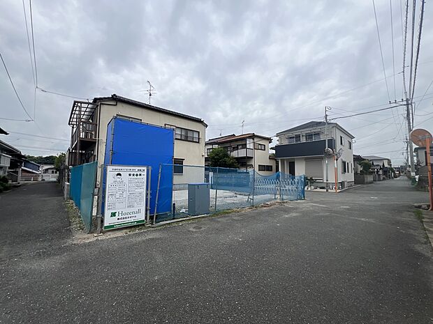 【前面道路含む現地写真】前面道路 北側5.9m公道、東側4.9m公道、南側3.2m公道