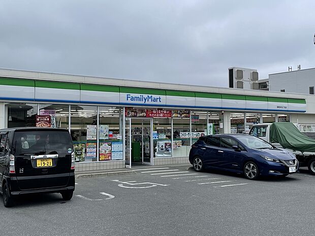 ファミリーマート 福岡田村五丁目店(約600m・徒歩8分)