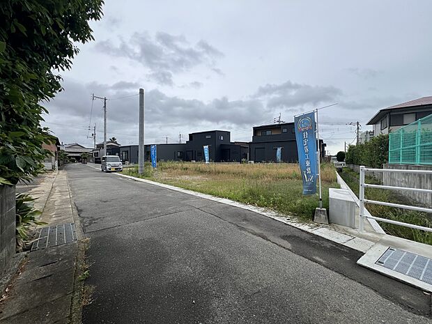 【前面道路含む現地写真】前面道路：南側4.3ｍ公道