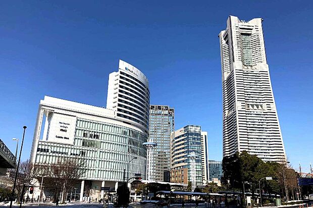 コレットマーレまで2200m。みなとみらいの玄関口となる桜木町駅。駅周辺には大型商業施設が充実し、休日のショッピングや日常のお買い物にも大変便利です。