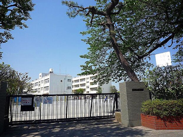 旭小学校（約750m）