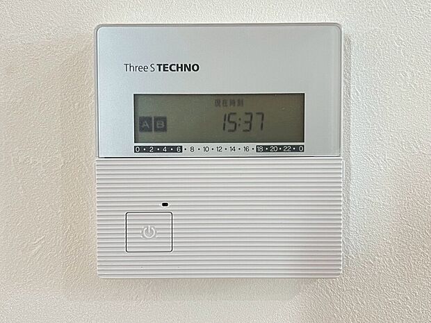 【床暖房】足元から体を温めてくれる床暖房付です。ホコリが舞い上がりにくく、静か。乾燥しにくいのでお肌やのどにもやさしい。家族が自然と集まるリビングになりそうです。