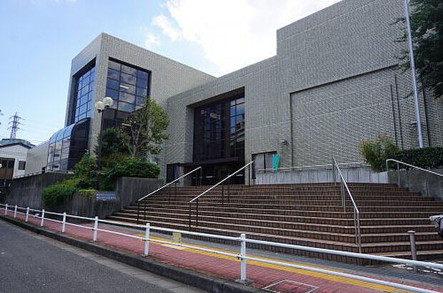 保土ヶ谷図書館（約1,200m）