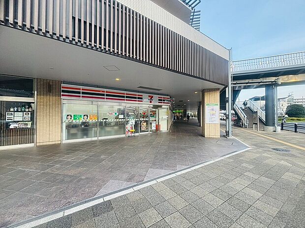 セブンイレブン横浜長津田駅北口店（約500m）