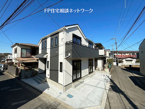 【良好な住環境が保たれたエリア】第一種低層住居専用地域の良好な住環境が保たれたエリア。低層の一戸建てを中心とした街並みが統一感を生み出す。(外構工事はCGです。実際の現地には施工されてません。