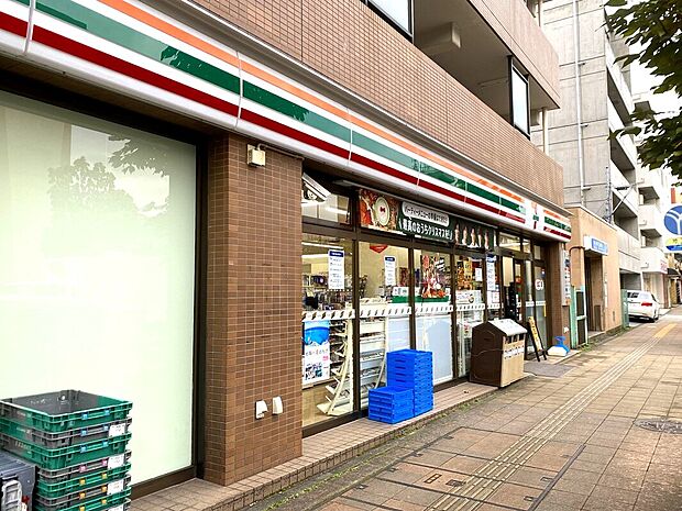 セブンイレブン横浜三ツ沢下町店（約220m）