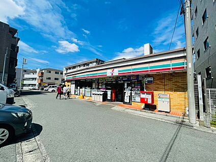セブンイレブン川崎馬絹東店 650m