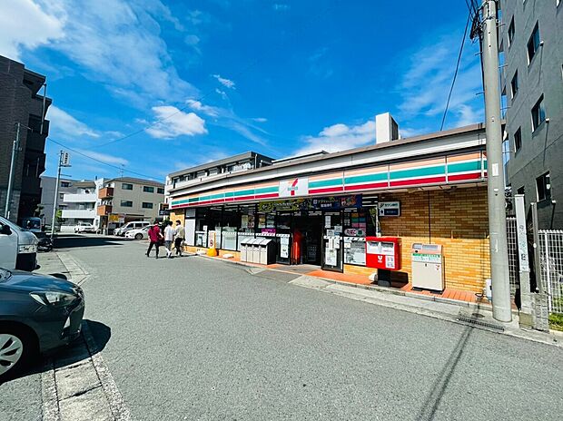 セブンイレブン川崎馬絹東店(約650m)