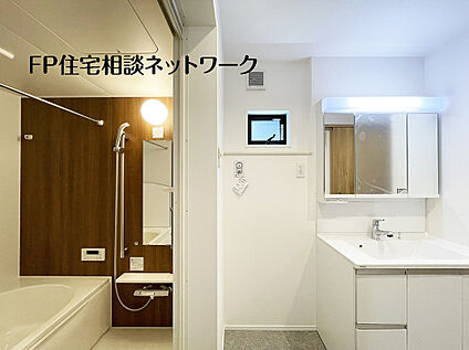 ファミリークローゼット付き　ゆとりの洗面スペース