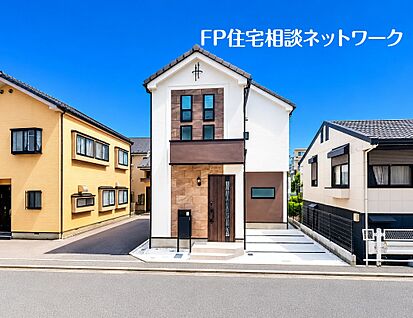 こだわりを感じる高級感あるファサード