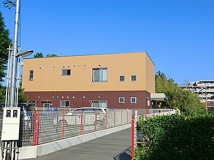 にじいろ保育園新川崎 900ｍ