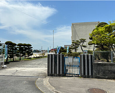 防府市立佐波中学校 約400ｍ(徒歩約６分)