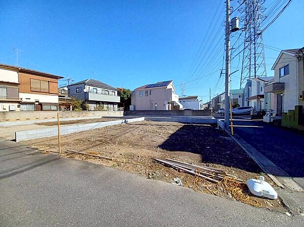 【現地写真】
モデルハウスのご案内や建物プレゼンテーションも承りますので、お気軽にお申し付けください。