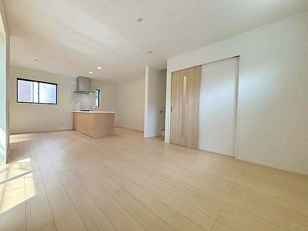 【施工例】■モデルハウスのご案内や、ショールームにてキッチン等水回り設備や、フローリング等の建材や外壁材の実物をご覧頂けます
■お気軽にお問合せ下さい
