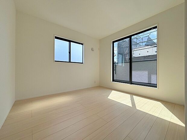 【施工例】■モデルハウスのご案内や、ショールームにてキッチン等水回り設備や、フローリング等の建材や外壁材の実物をご覧頂けます
■お気軽にお問合せ下さい
