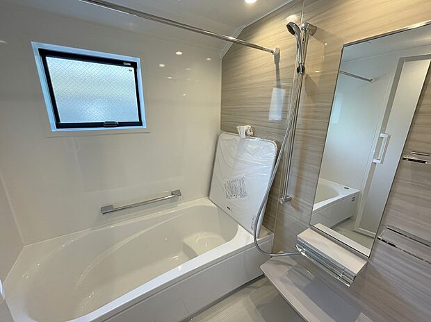 【浴室施工例】■モデルハウスのご案内や、ショールームにてキッチン等水回り設備や、フローリング等の建材や外壁材の実物をご覧頂けます
■お気軽にお問合せ下さい