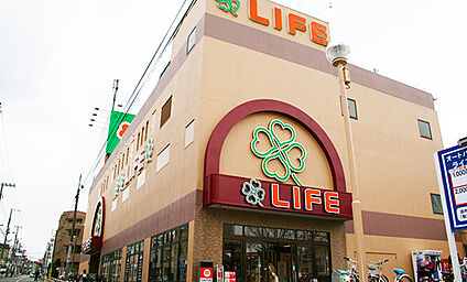 ライフ経堂店 681ｍ(徒歩9分)
