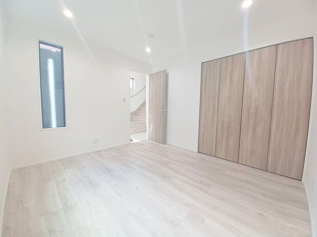 【施工例】■モデルハウスのご案内や、ショールームにてキッチン等水回り設備や、フローリング等の建材や外壁材の実物をご覧頂けます
■お気軽にお問合せ下さい
