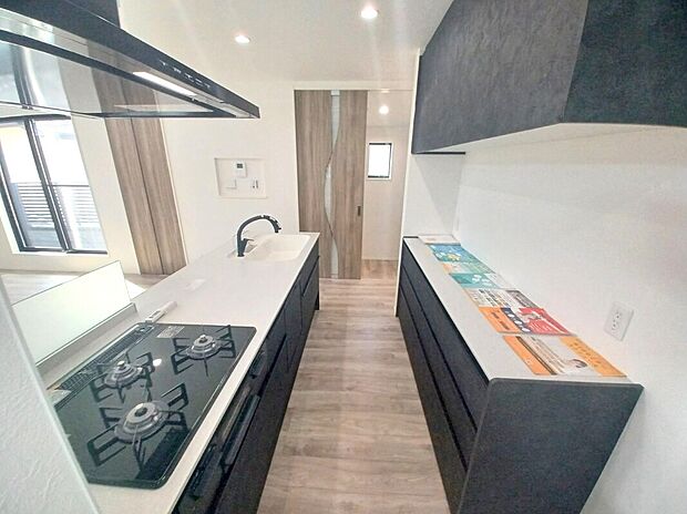 【施工例】■モデルハウスのご案内や、ショールームにてキッチン等水回り設備や、フローリング等の建材や外壁材の実物をご覧頂けます
■お気軽にお問合せ下さい
