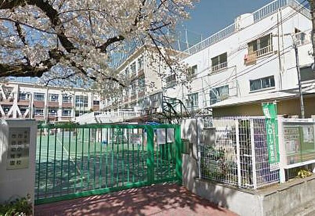 新宿区立市谷小学校（約407m）
